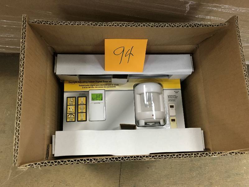 Daylight adjusting indoor timer in good condition