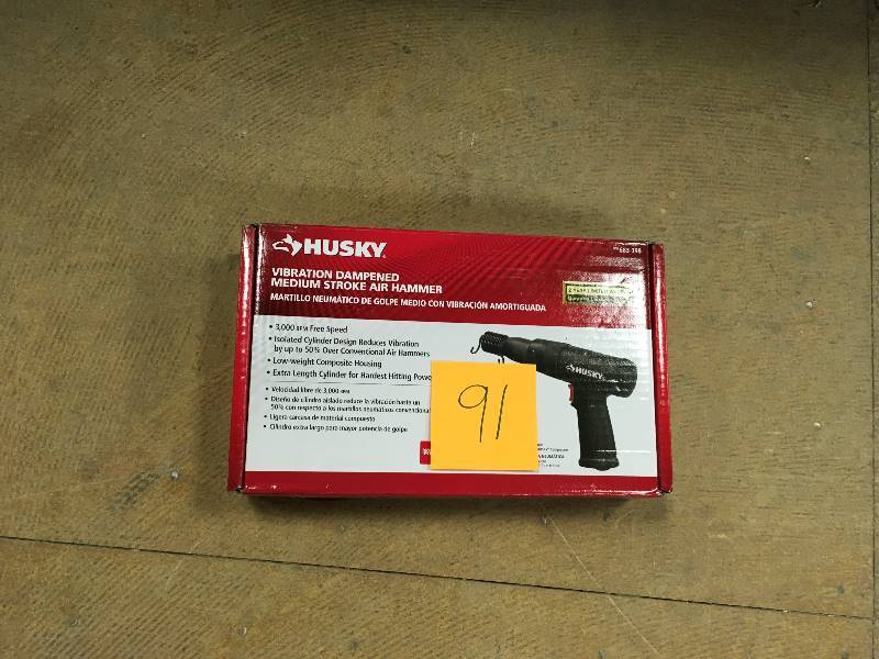 Husky vibration dampened medium stroke air hammer in good condition
