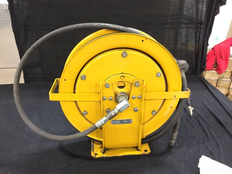 lot 39 image: Graco hose reel, Model 205-844