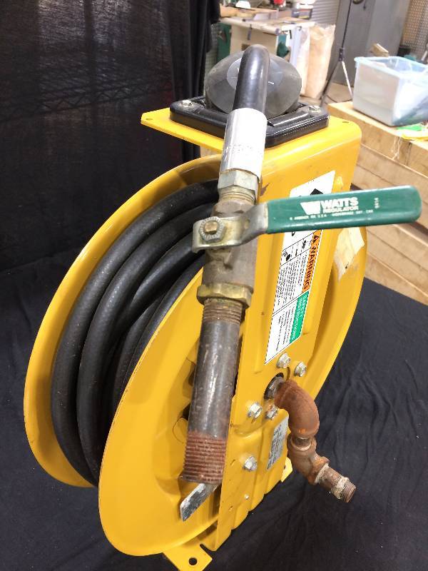lot 40 image: Graco hose reel Model G97C, Model 218445