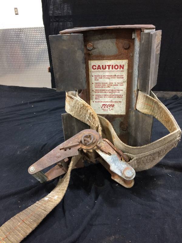 lot 65 image: Tank strap