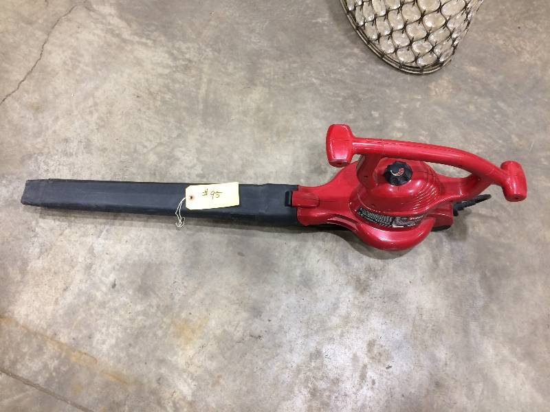 lot 95 image: Toro electric blower vac