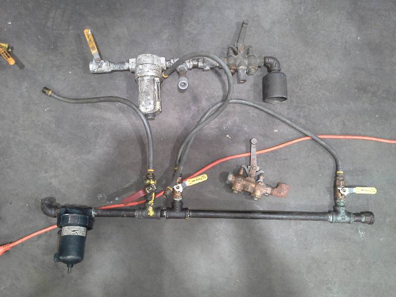 lot 28 image: Air hoses  dryer lines with valves