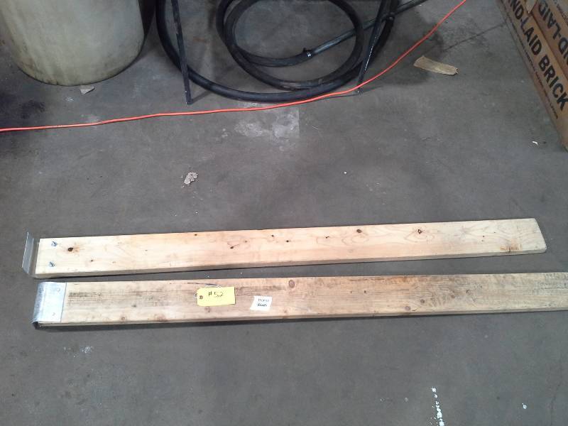 lot 52 image: Wood pick up bed truck ramps