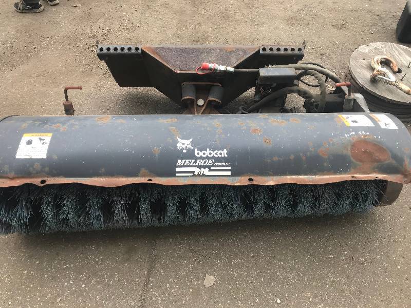 lot 5 image: Bobcat sweeper  angle broom