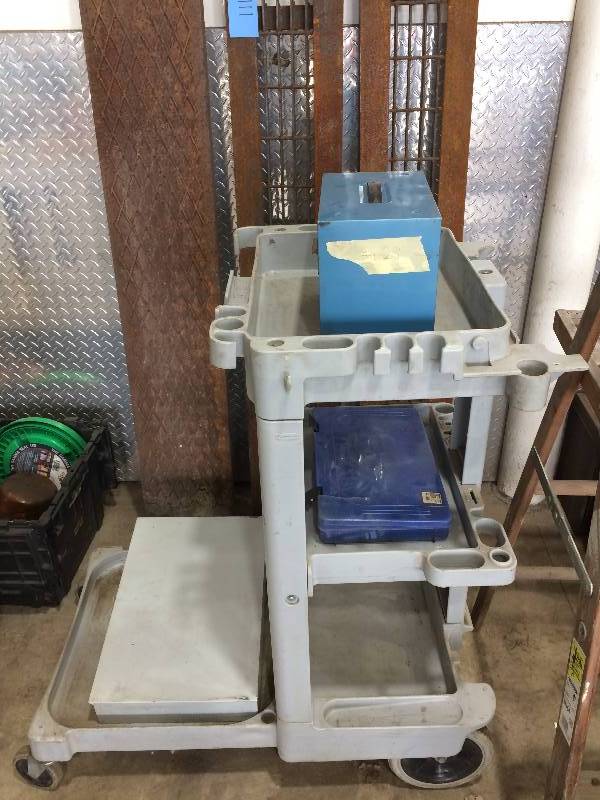 lot 129 image: Heavy duty plastic rolling cart with tool cubbies