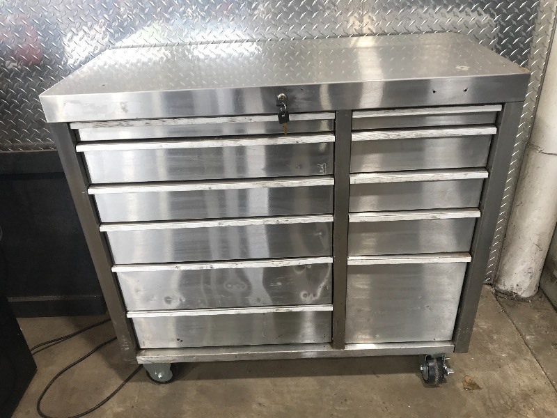 lot 136 image: Rolling tool chest