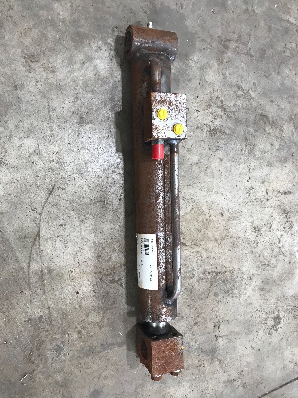 lot 63 image: Re-manufactured hydraulic cylinder