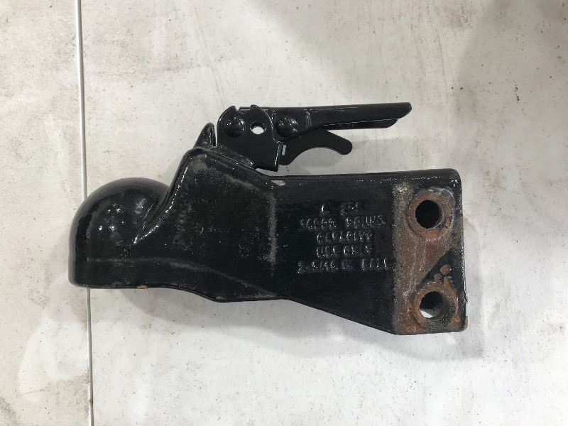 lot 146 image: Trailer hitch