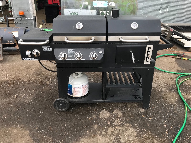 lot 151 image: Combination gas  charcoal grill