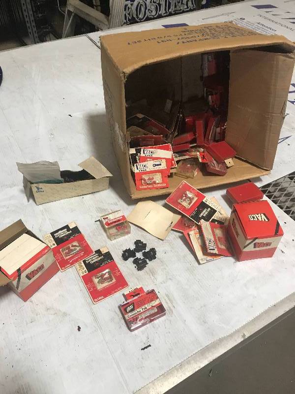 lot 167 image: Solderless crimp on connectors