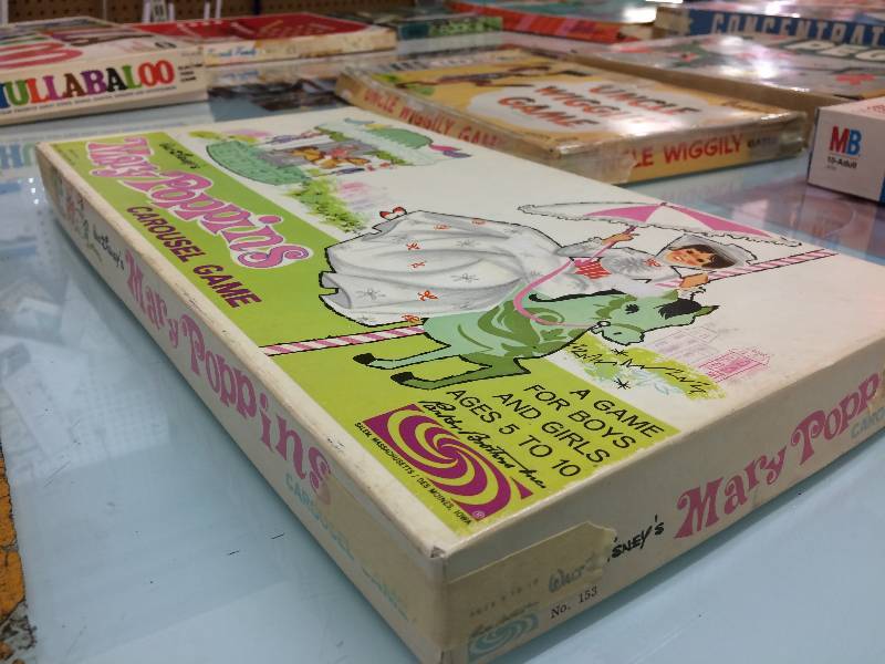 lot 165 image: Vintage and classic board games