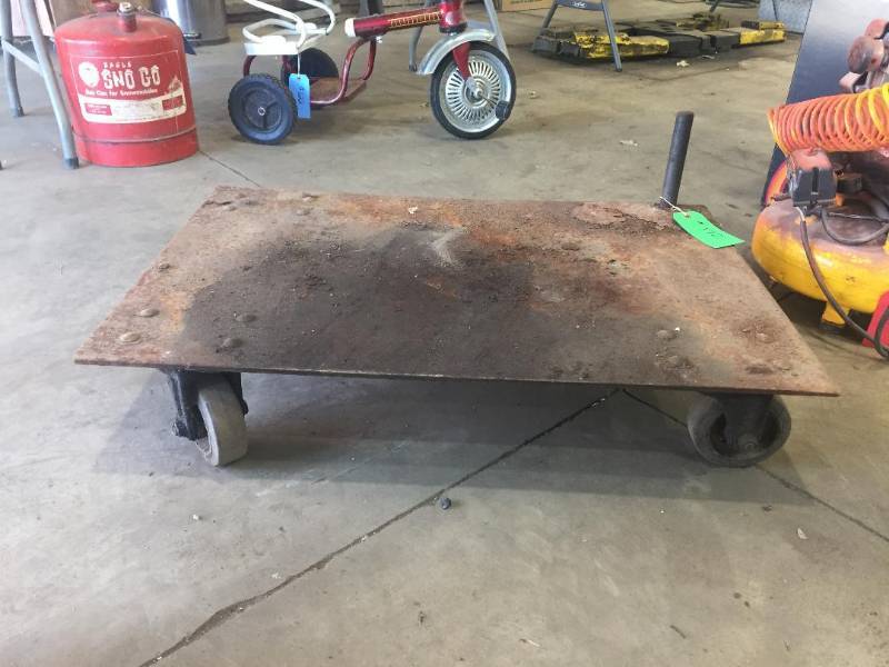 lot 172 image: Heavy duty steel cart