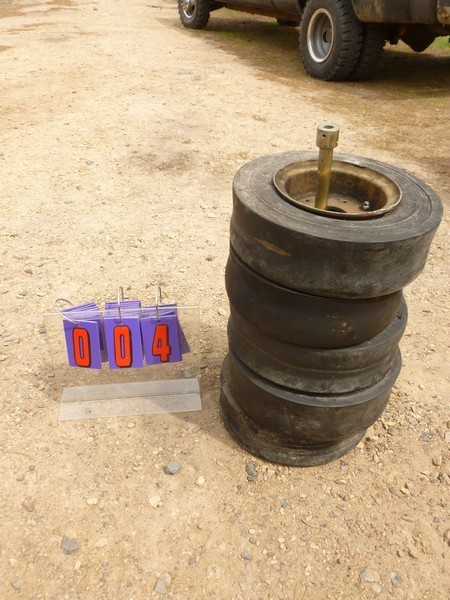 SnS Auctions # 319 John Deere Lawnmower & go kart parts