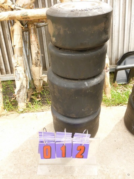 SnS Auctions # 319 John Deere Lawnmower & go kart parts