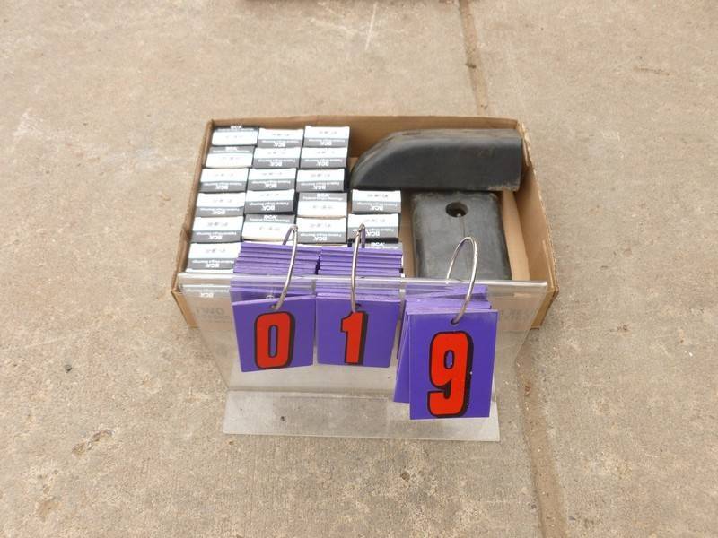 SnS Auctions # 319 John Deere Lawnmower & go kart parts