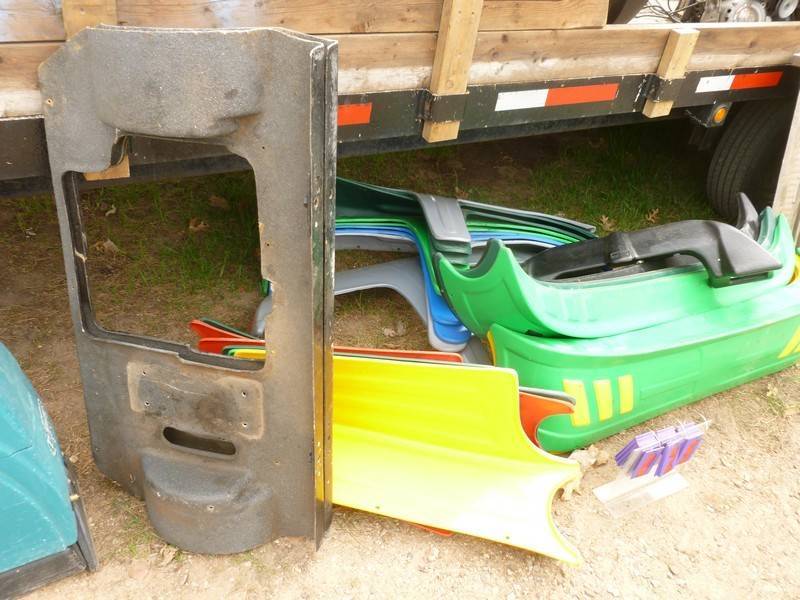 SnS Auctions # 319 John Deere Lawnmower & go kart parts