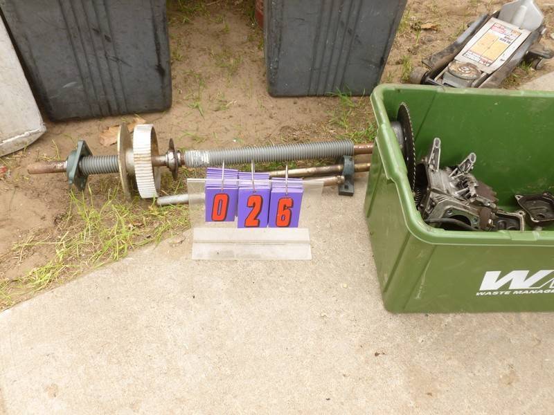 SnS Auctions # 319 John Deere Lawnmower & go kart parts