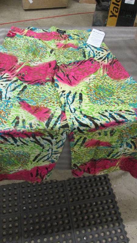 Ashro Ladies Size 18W Loose Tropica...