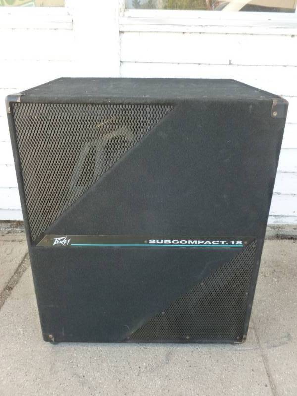lot 2 image: Peavey Stage Speaker