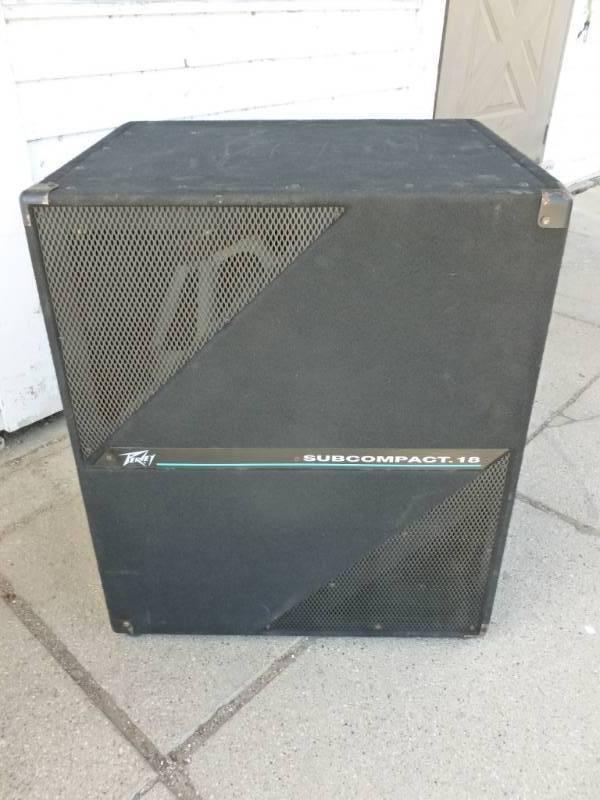 lot 4 image: Peavey Stage Speaker