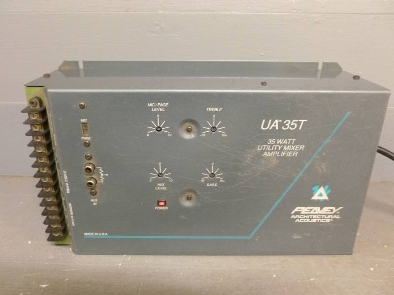 lot 5 image: Peavey Mixer Amp