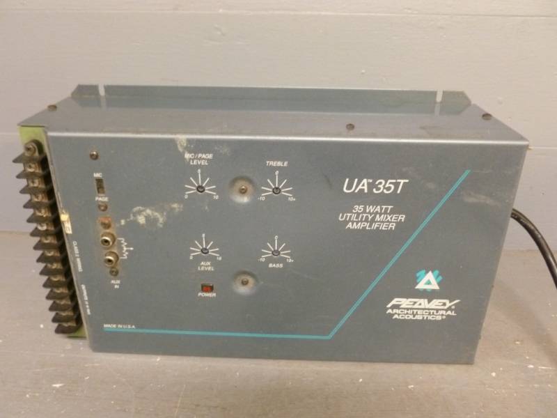 lot 6 image: Peavey Mixer Amp