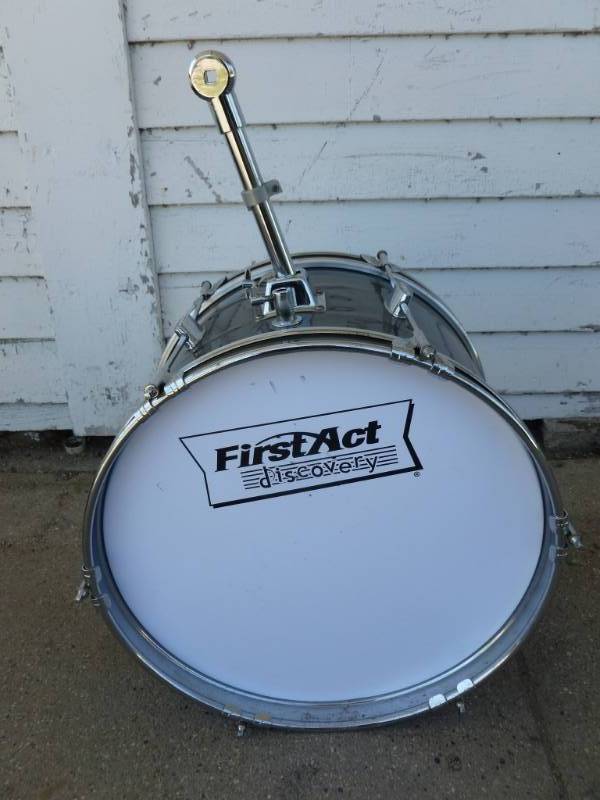 lot 8 image: Bass Drum
