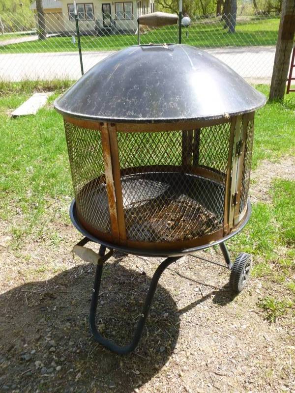 lot 14 image: Driveway Campfire