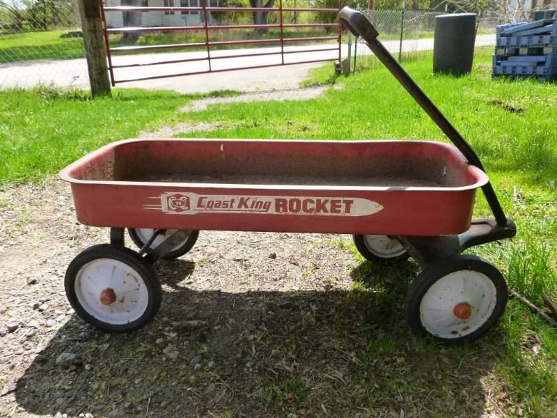 lot 15 image: Vintage Wagon