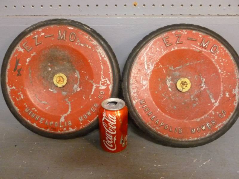 lot 41 image: Vintage Wheels