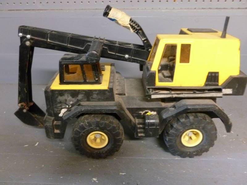 lot 42 image: Tonka