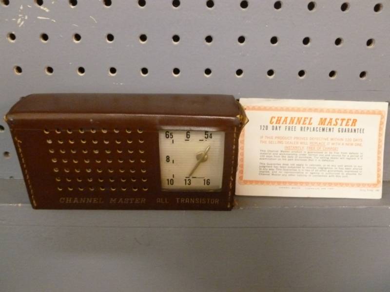 lot 45 image: Vintage Radio