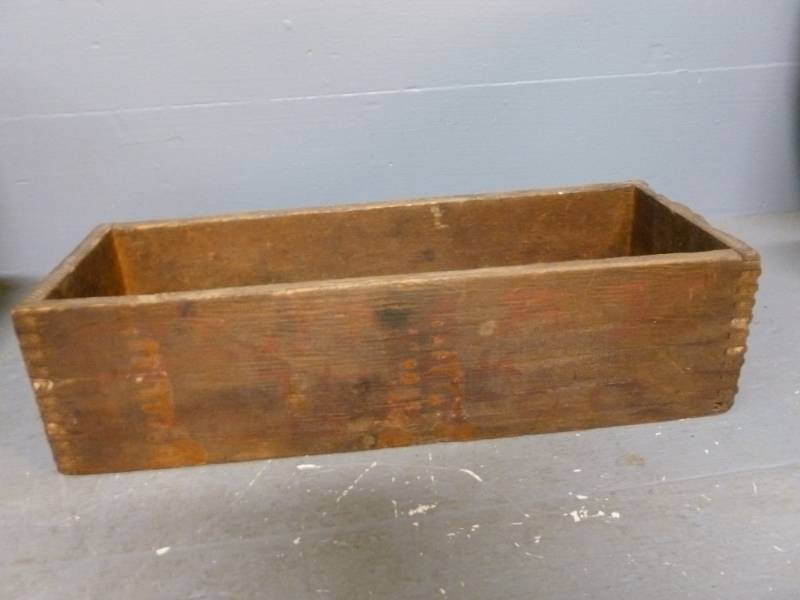 lot 69 image: Antique Tobacco Box