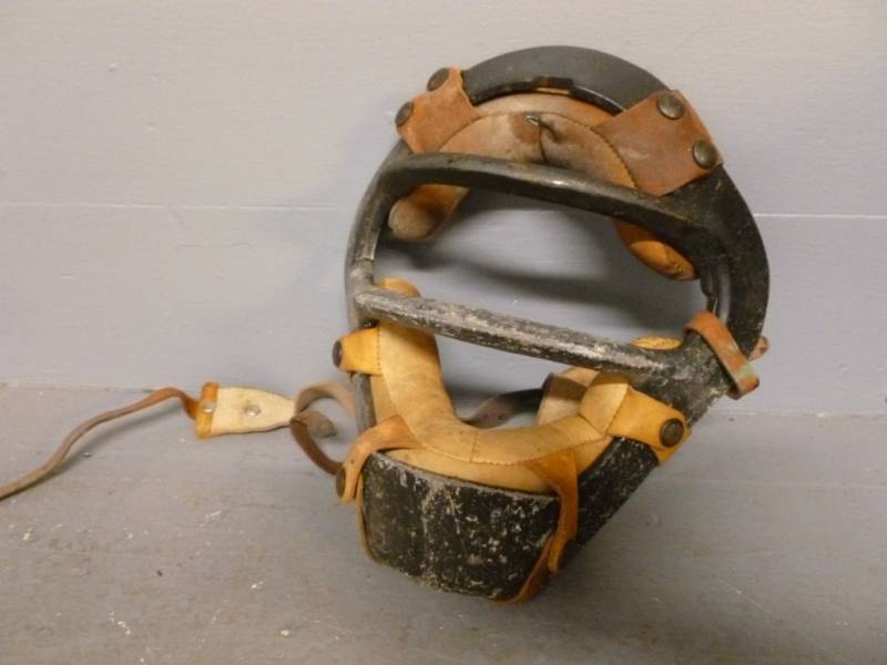 lot 77 image: Vintage Sports