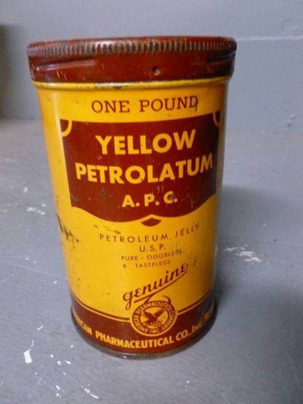 lot 81 image: Vintage Metal Can