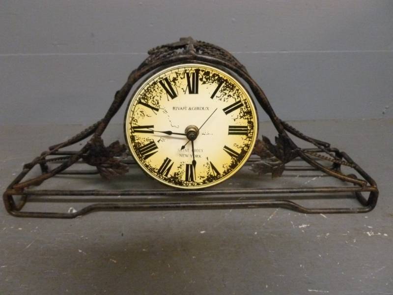 lot 87 image: Mantle Clock