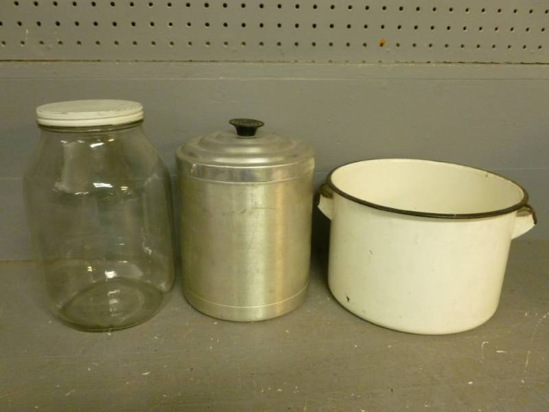 lot 91 image: Vintage Kitchen