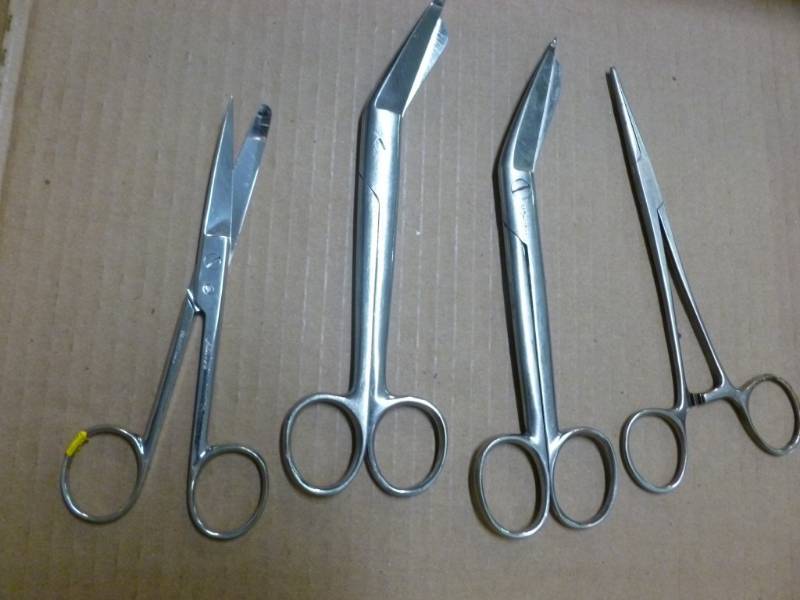 lot 123 image: Medical Scissors