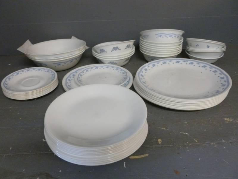 lot 130 image: Corning Corelle
