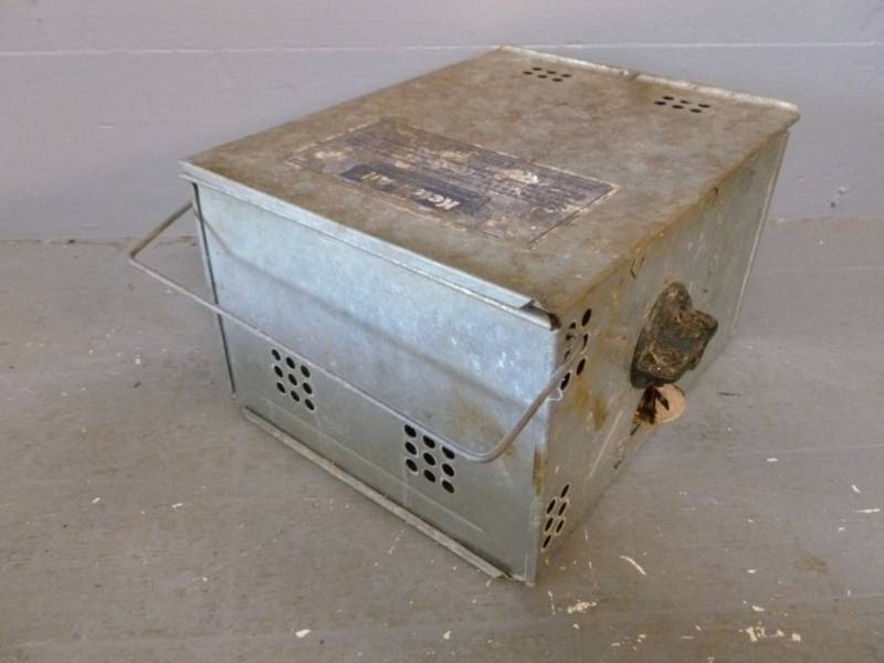 lot 147 image: Mousetrap