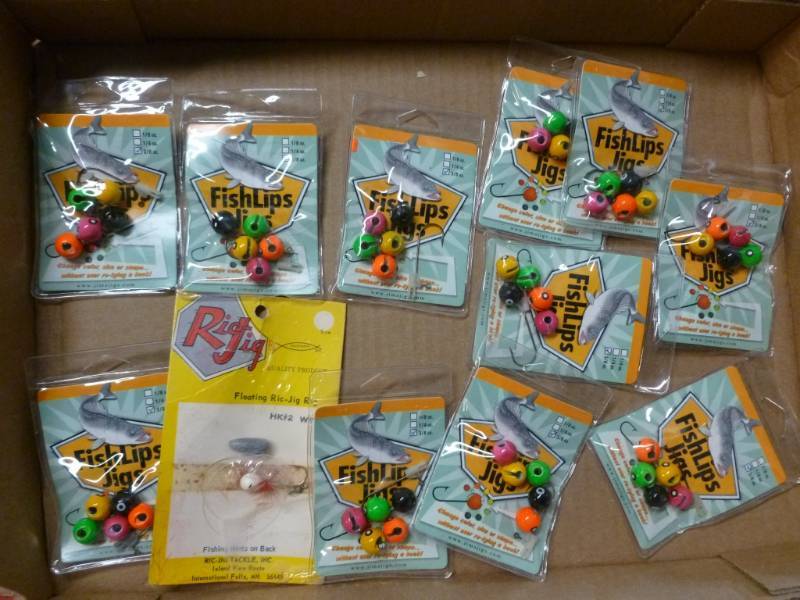 lot 175 image: Fishing Baits