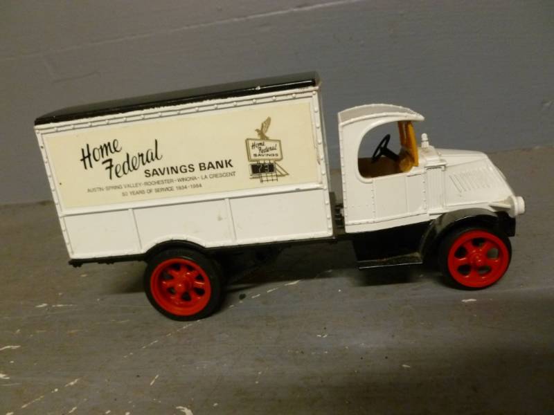 lot 182 image: Ertl Truck Coin Bank