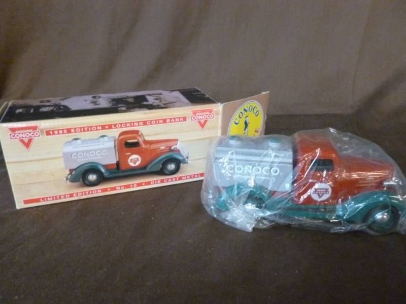 lot 185 image: Spec Cast Truck