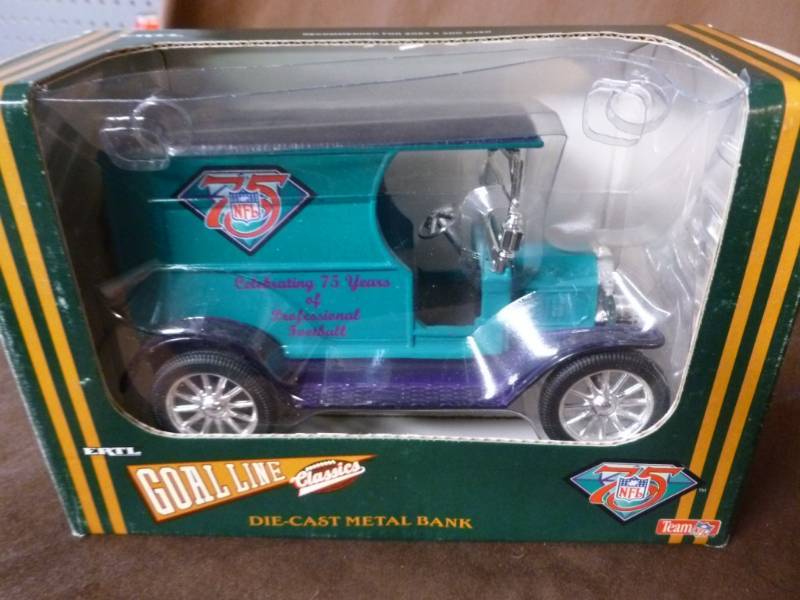 lot 189 image: Ertl Truck Coin Bank