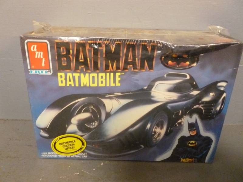 lot 194 image: New Model Kit