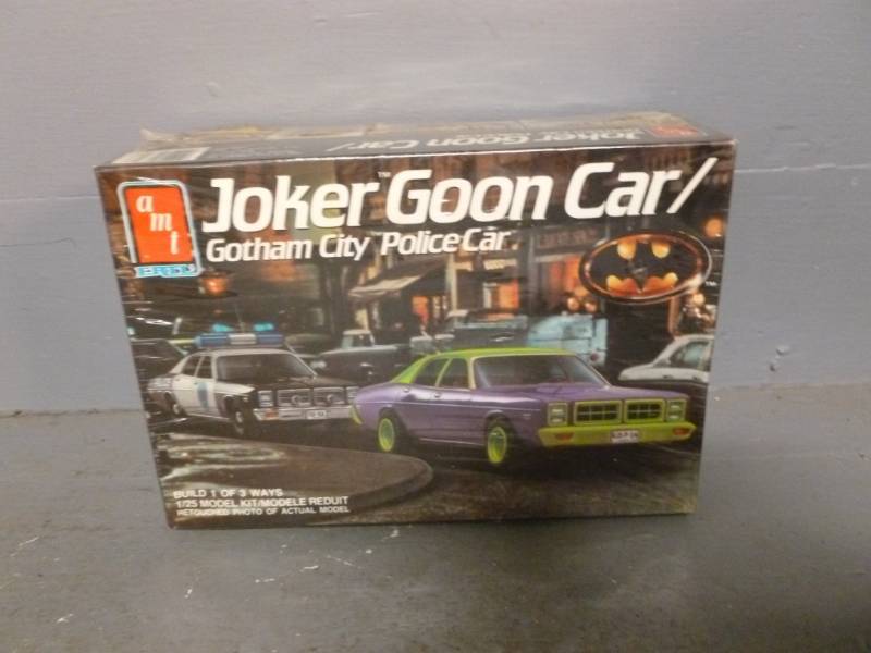 lot 195 image: New Model Kit