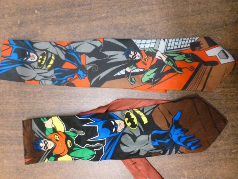 lot 197 image: Batman Collectible