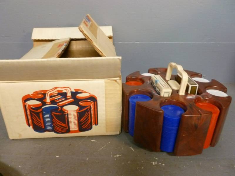 lot 200 image: Vintage Poker Chip Set