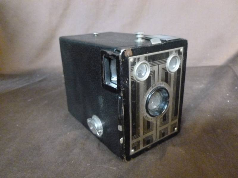 lot 214 image: Vintage Camera